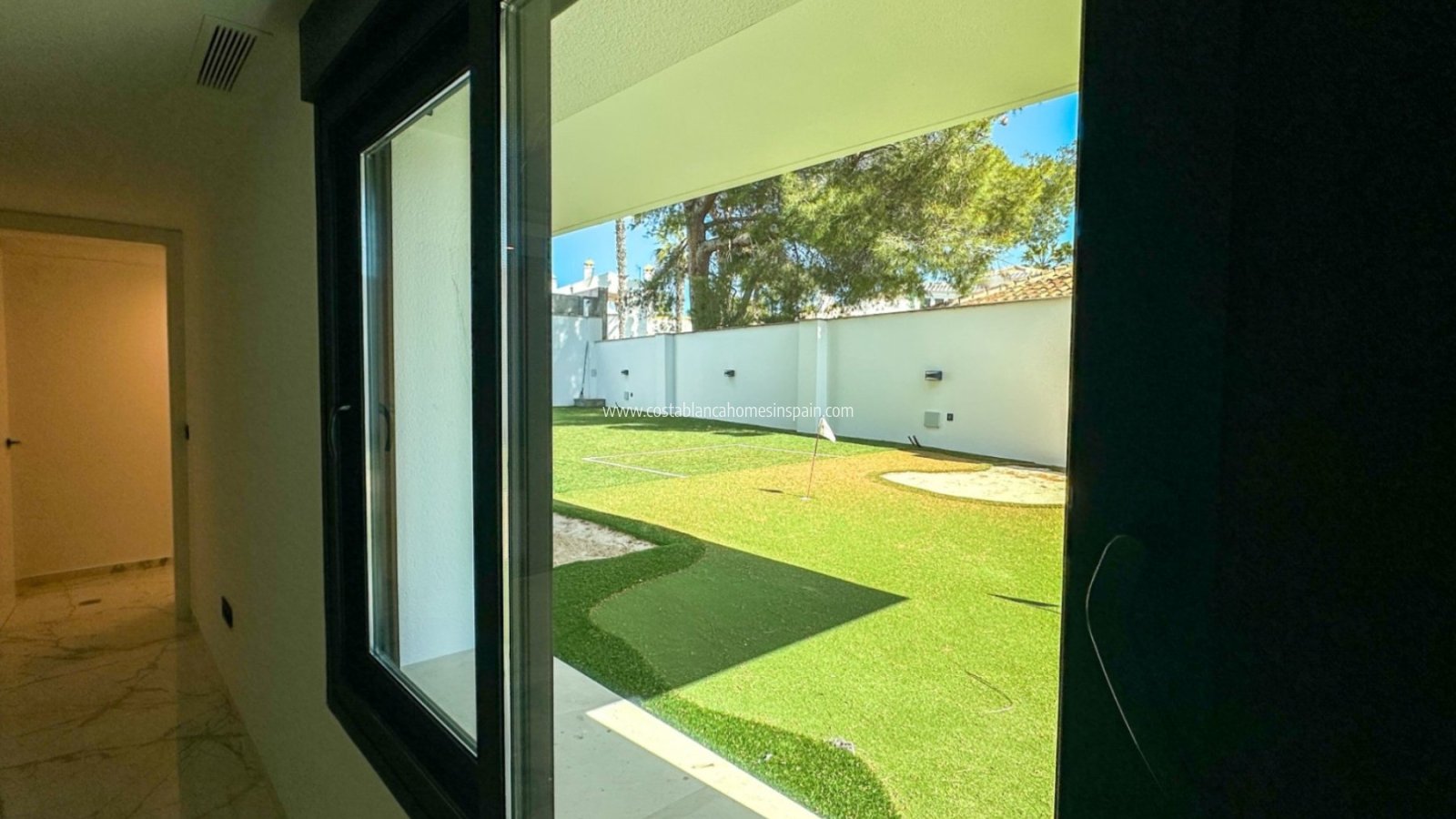 Resale - Detached Villa - Villamartin