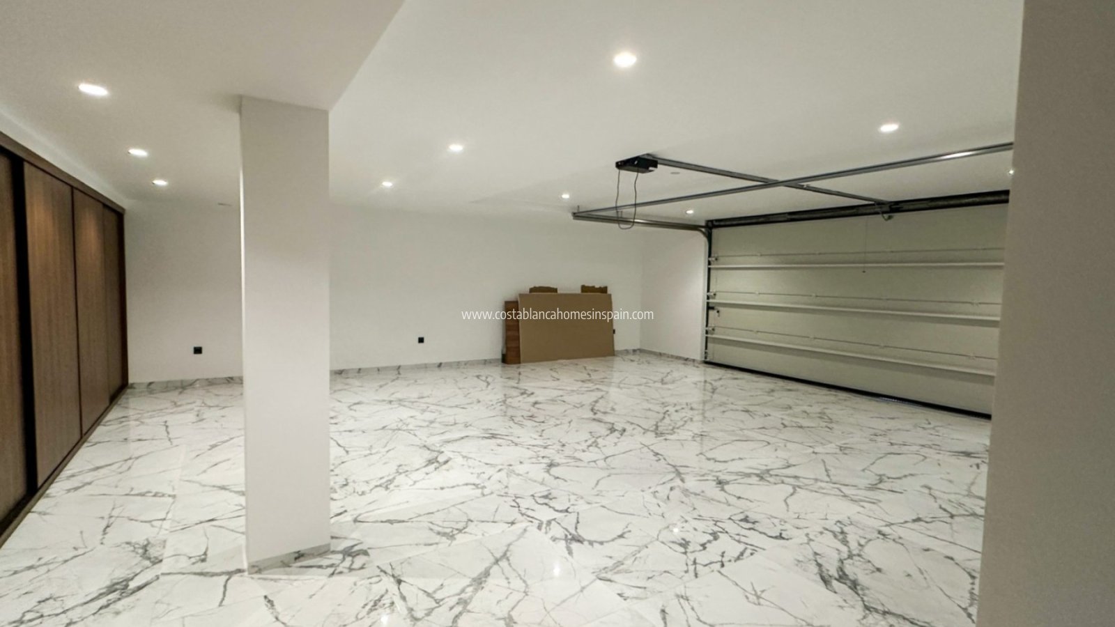 Resale - Detached Villa - Villamartin