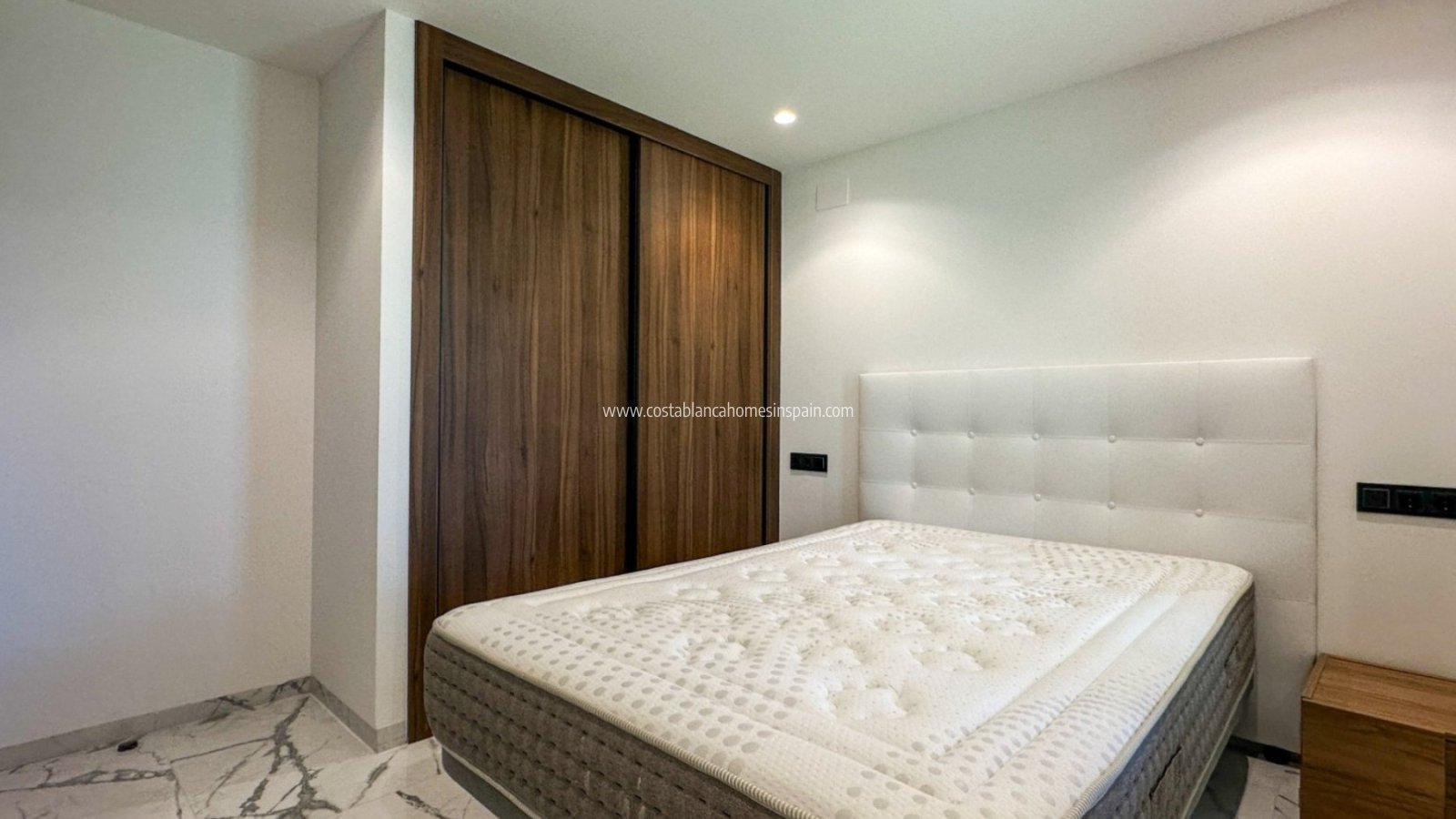 Resale - Detached Villa - Villamartin
