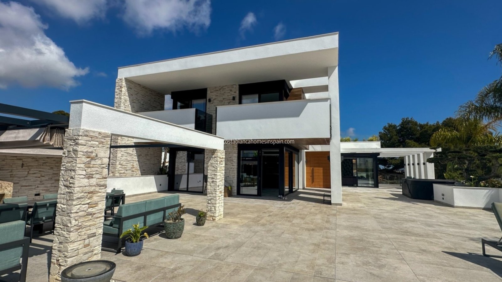 Resale - Detached Villa - Villamartin