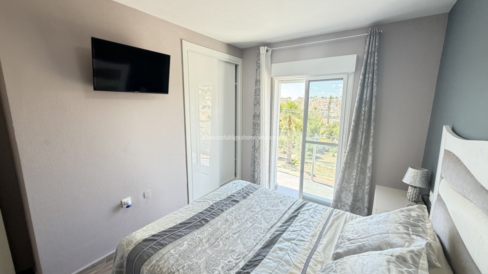 Resale - Detached Villa - Villamartin