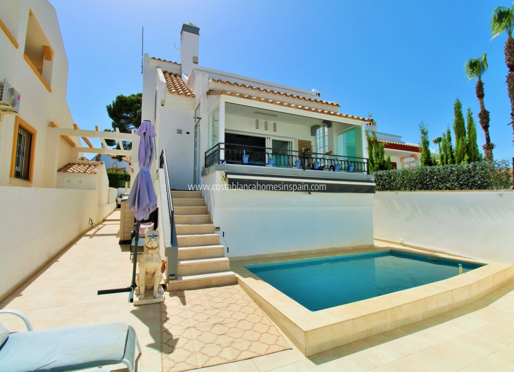 Resale - Detached Villa - Villamartin
