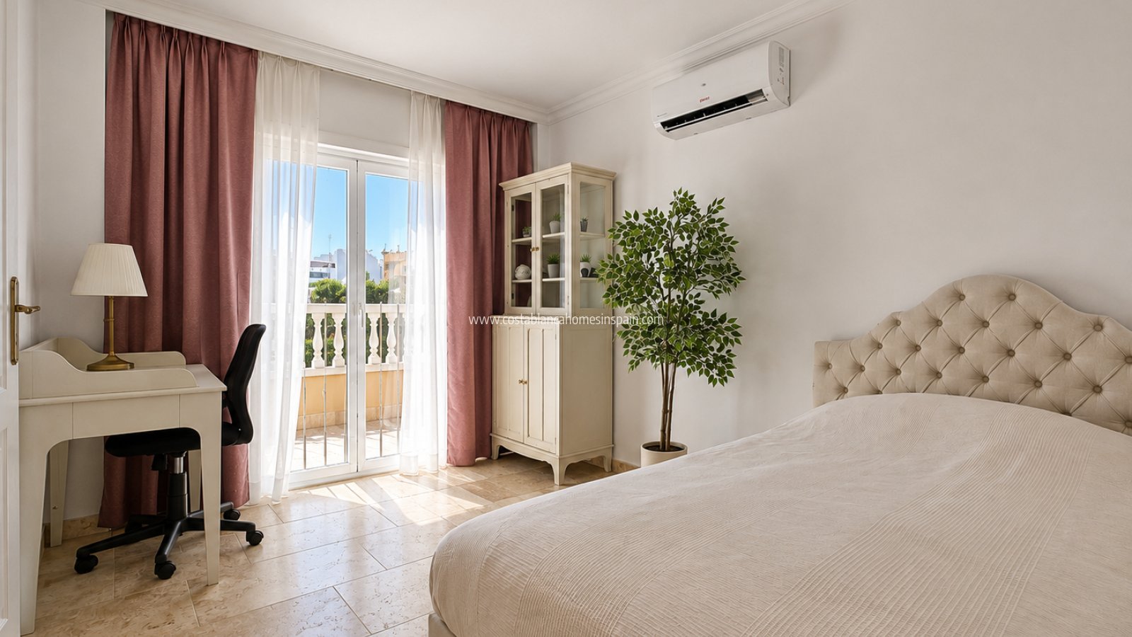 Resale - Detached Villa - Villamartin
