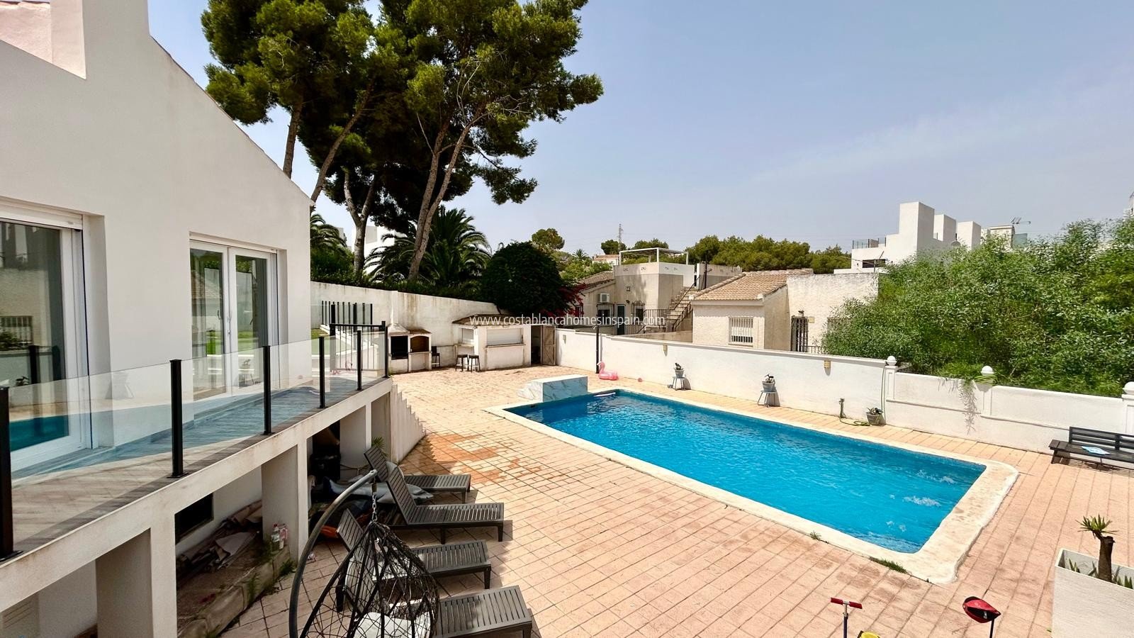 Resale - Detached Villa - Villamartin