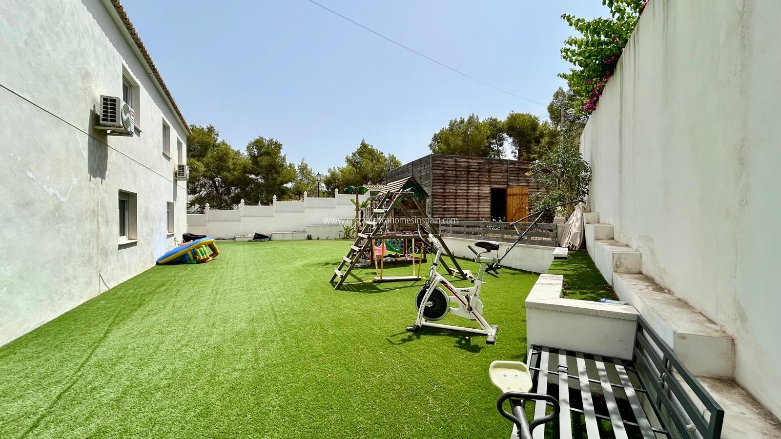 Resale - Detached Villa - Villamartin