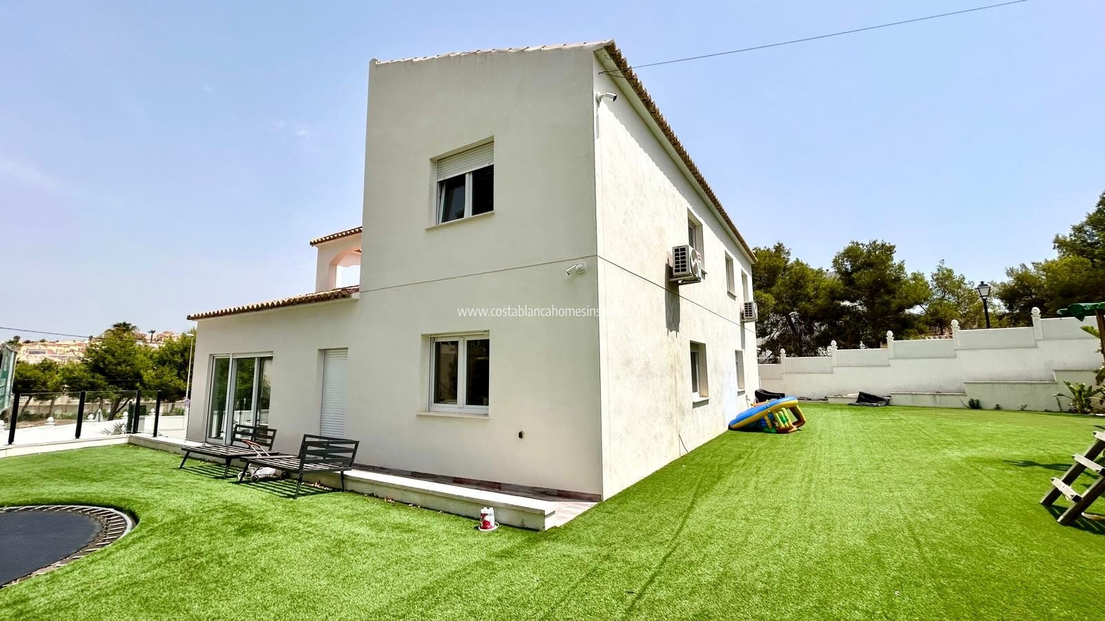 Resale - Detached Villa - Villamartin