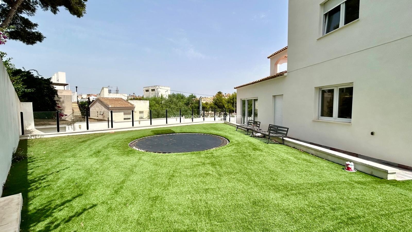 Resale - Detached Villa - Villamartin
