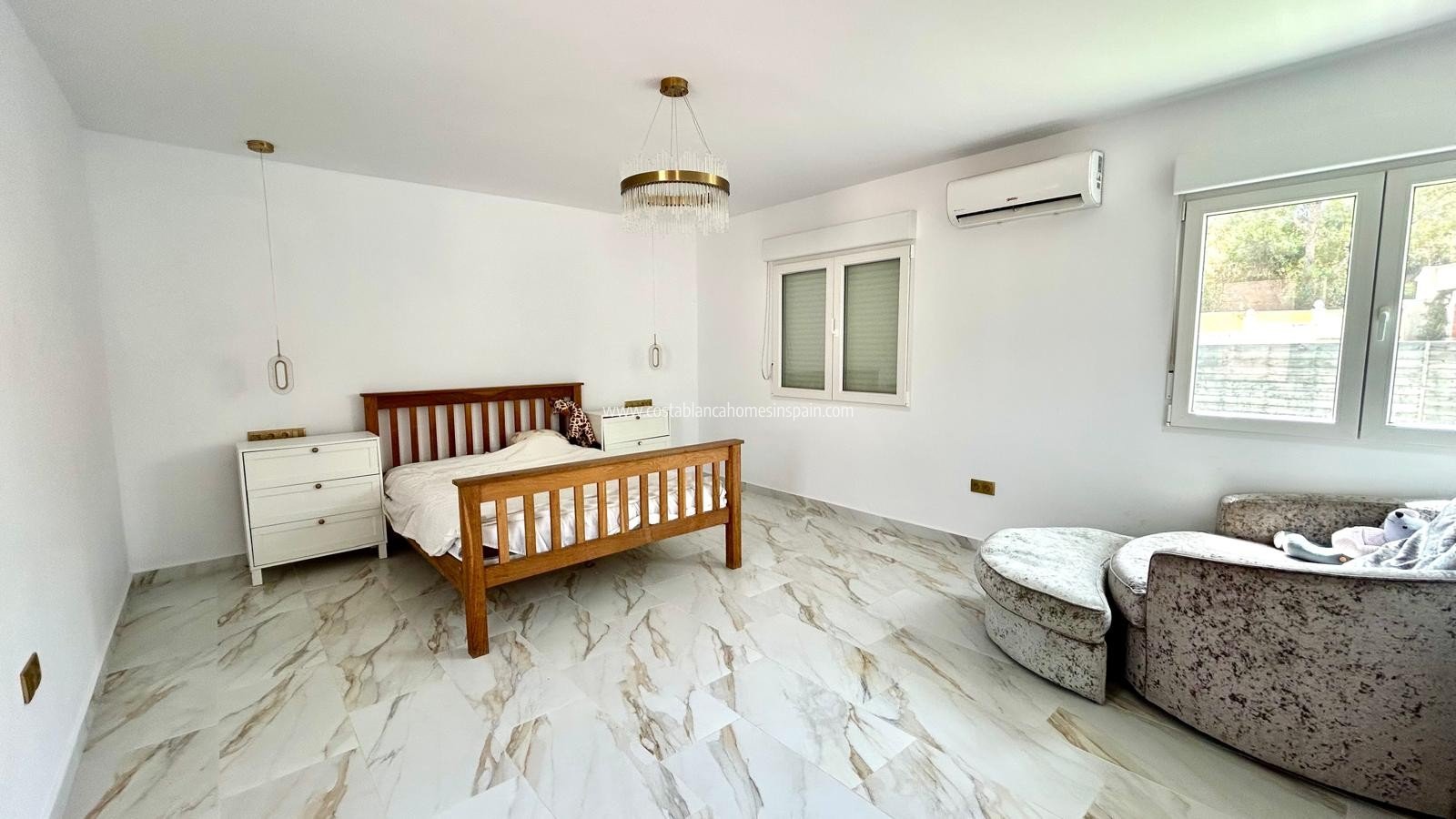 Resale - Detached Villa - Villamartin