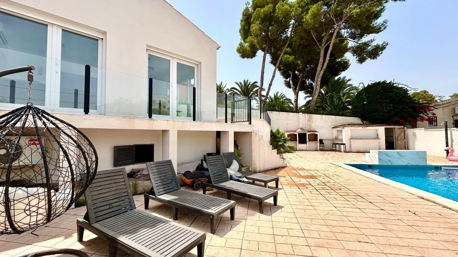 Resale - Detached Villa - Villamartin