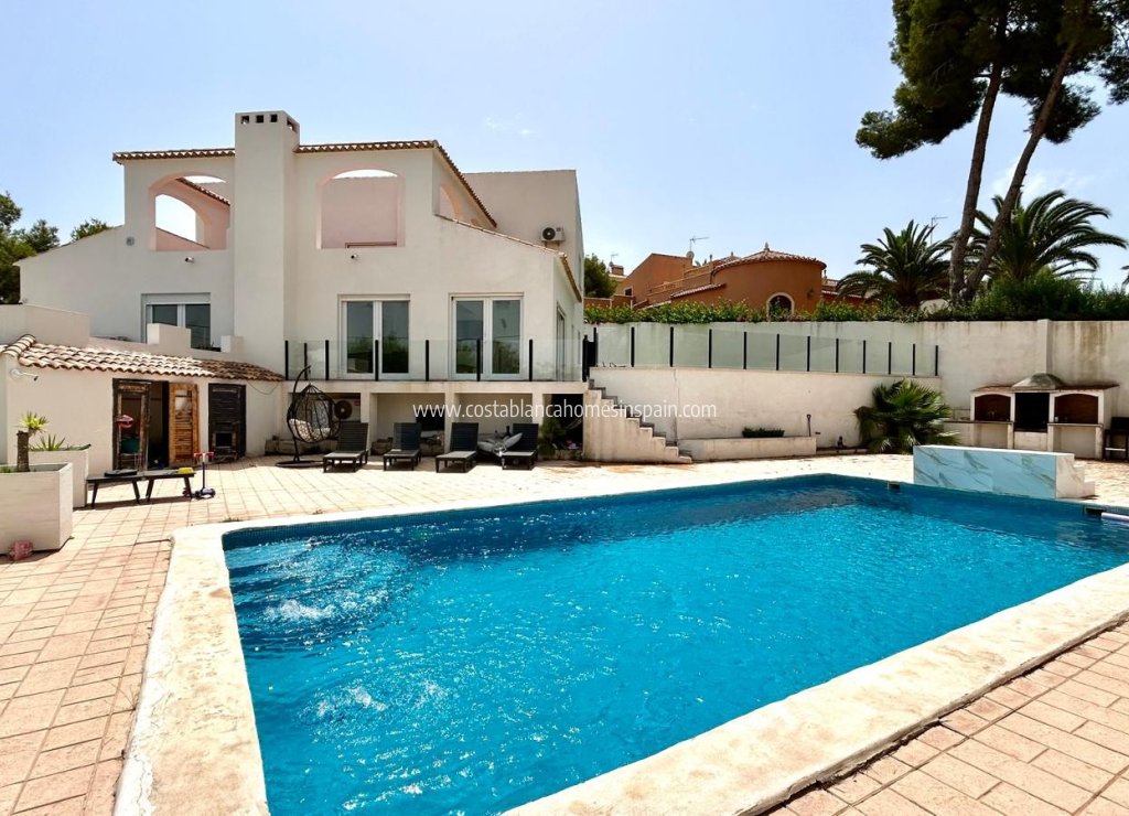 Resale - Detached Villa - Villamartin