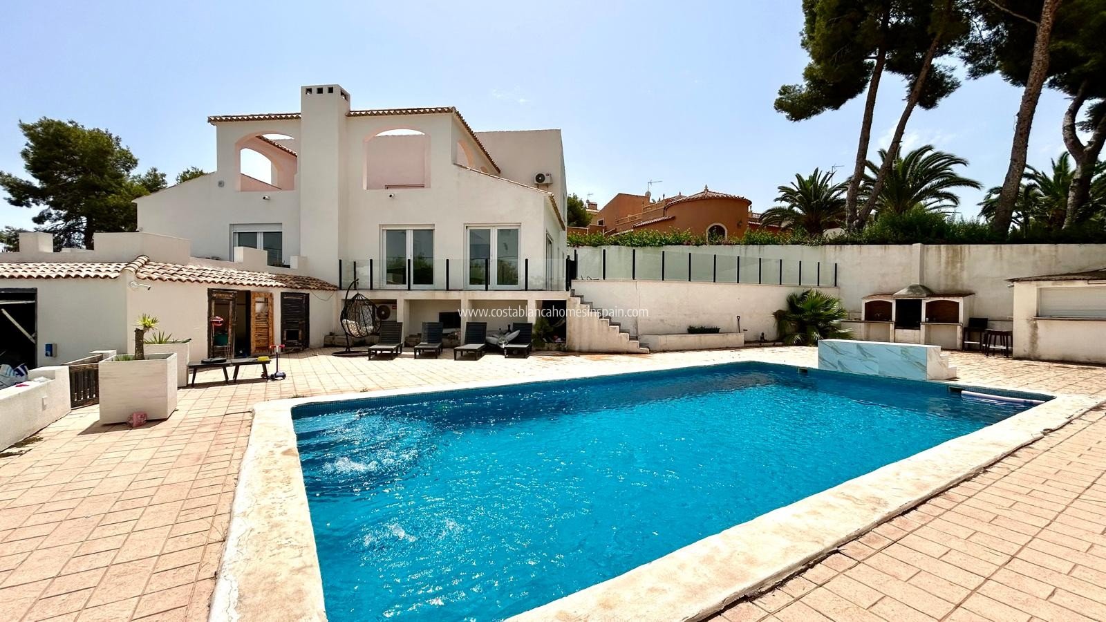 Resale - Detached Villa - Villamartin
