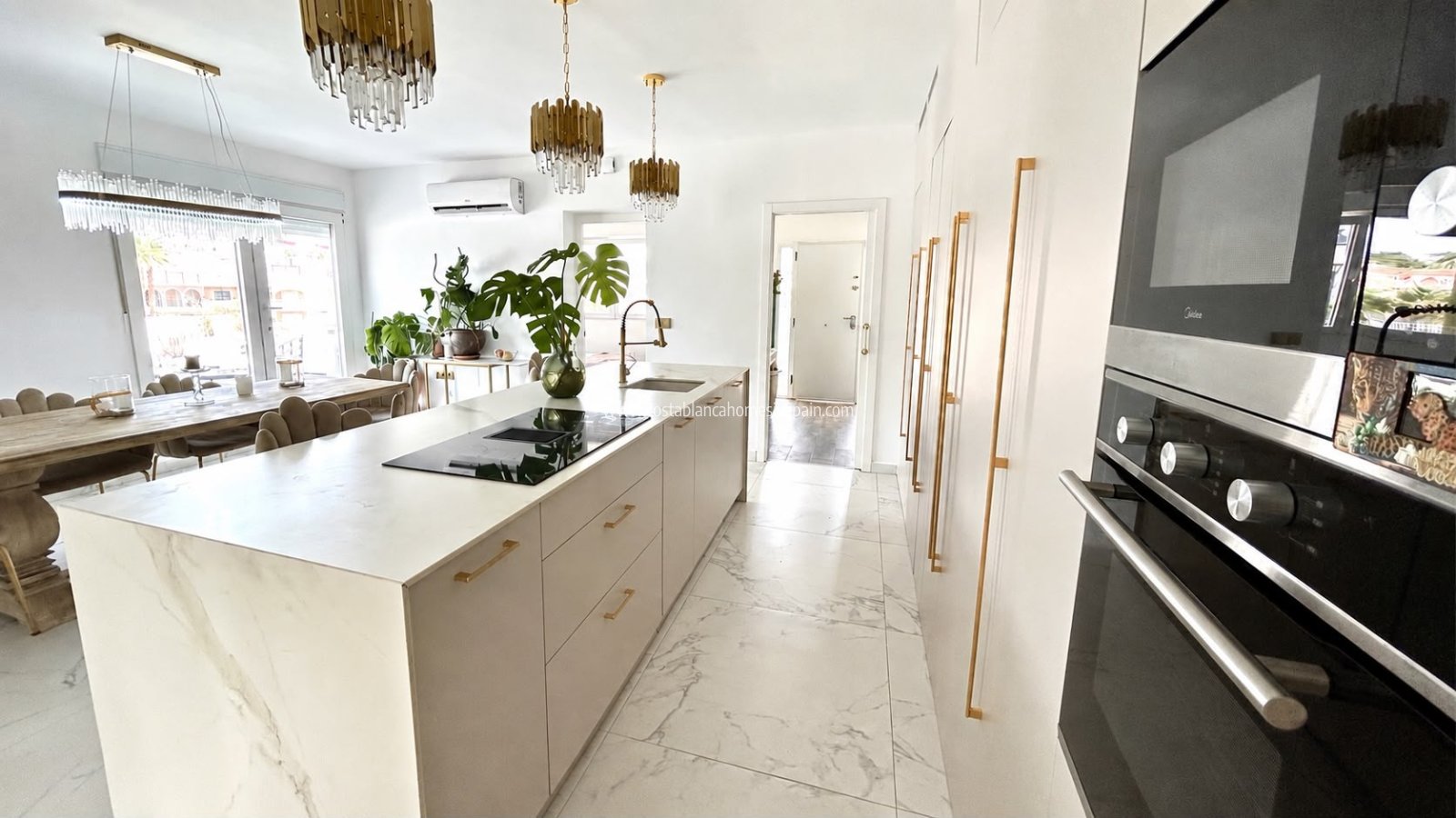 Resale - Detached Villa - Villamartin