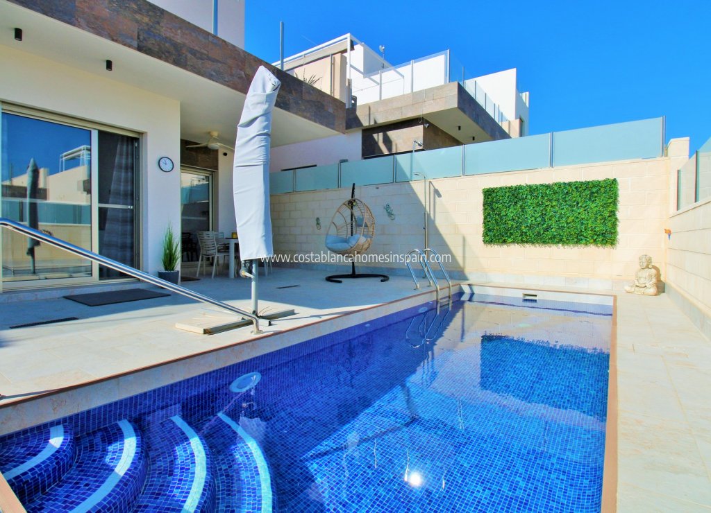 Resale - Detached Villa - Villamartin