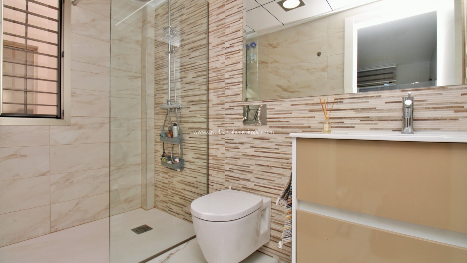 Resale - Detached Villa - Villamartin