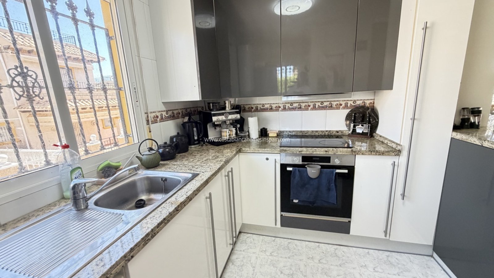 Resale - Detached Villa - Villamartin