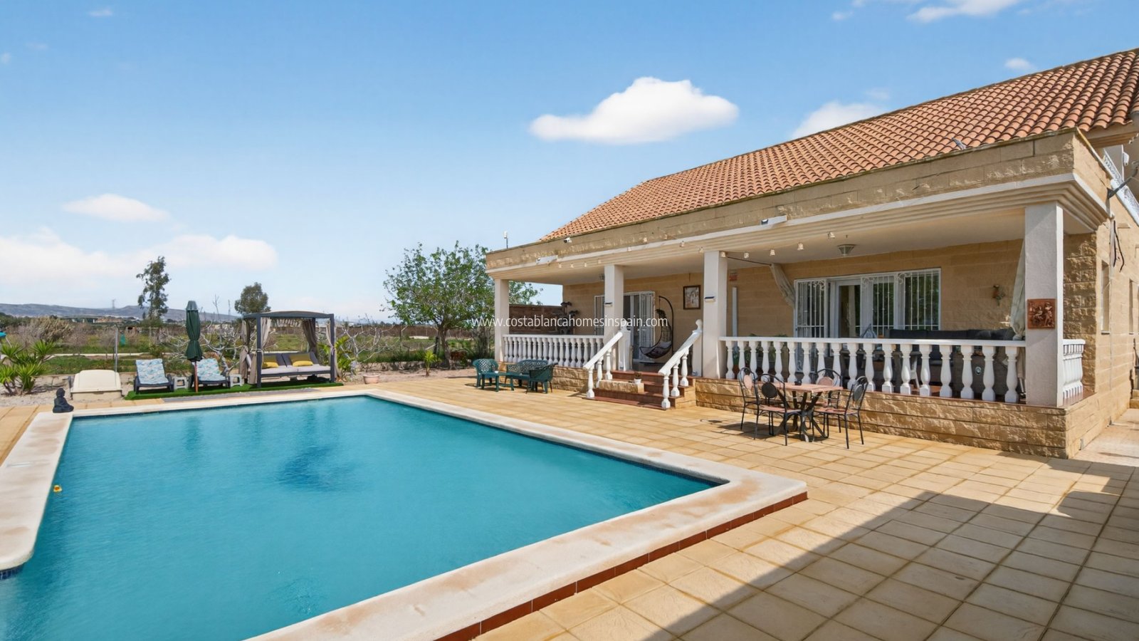 Resale - Finca - Crevillente