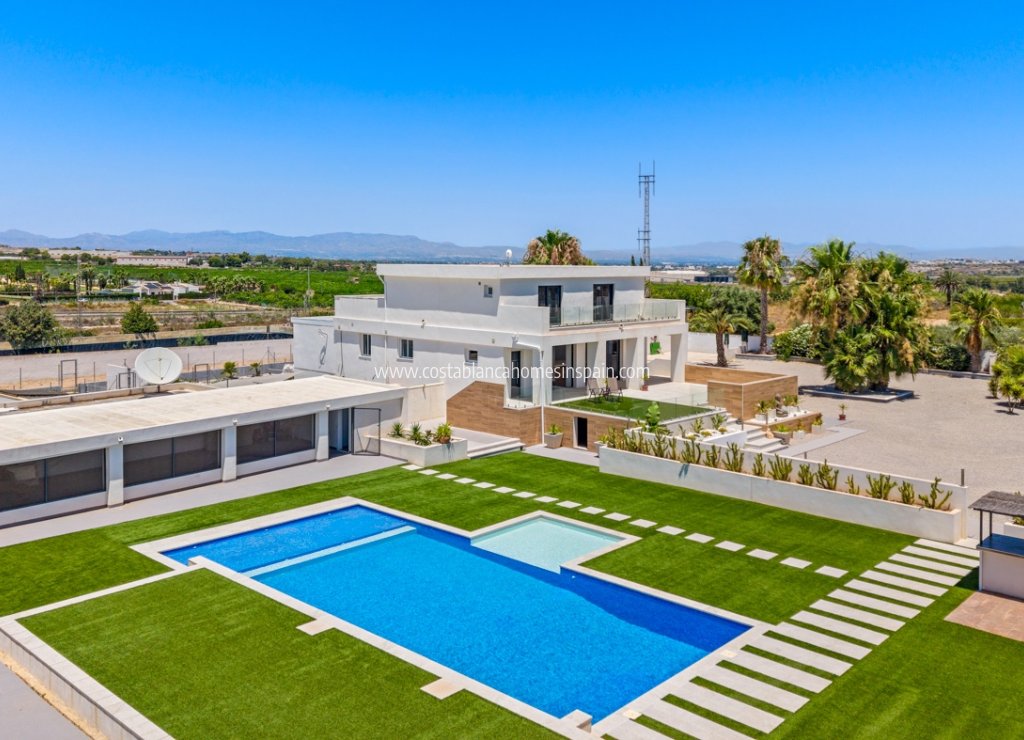 Resale - Finca - Los Montesinos - La herrada