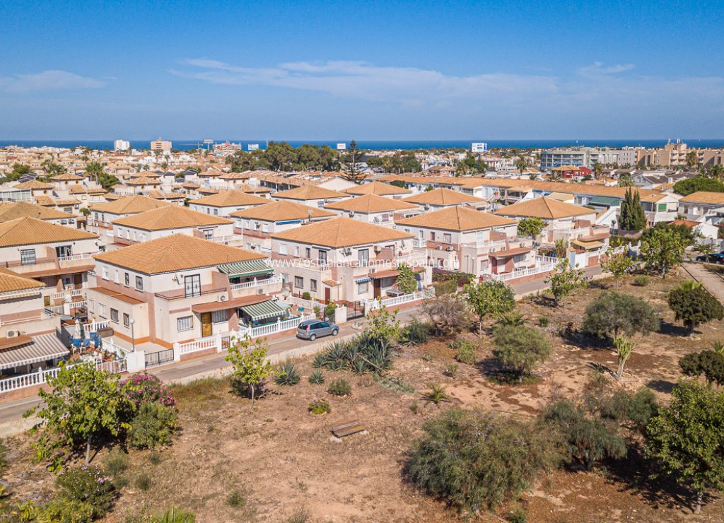 Resale - Semi - Detached Villa - Cabo Roig - La Regia
