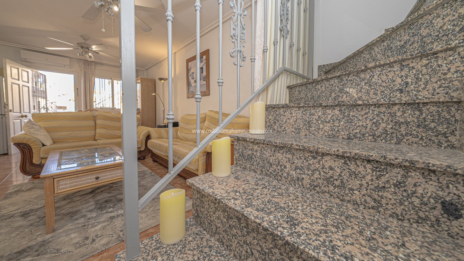 Resale - Semi - Detached Villa - Cabo Roig - La Regia