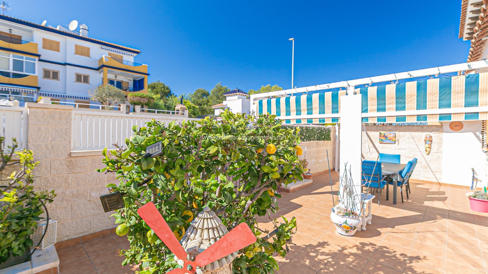 Resale - Semi - Detached Villa - Mil Palmeras - Riomar