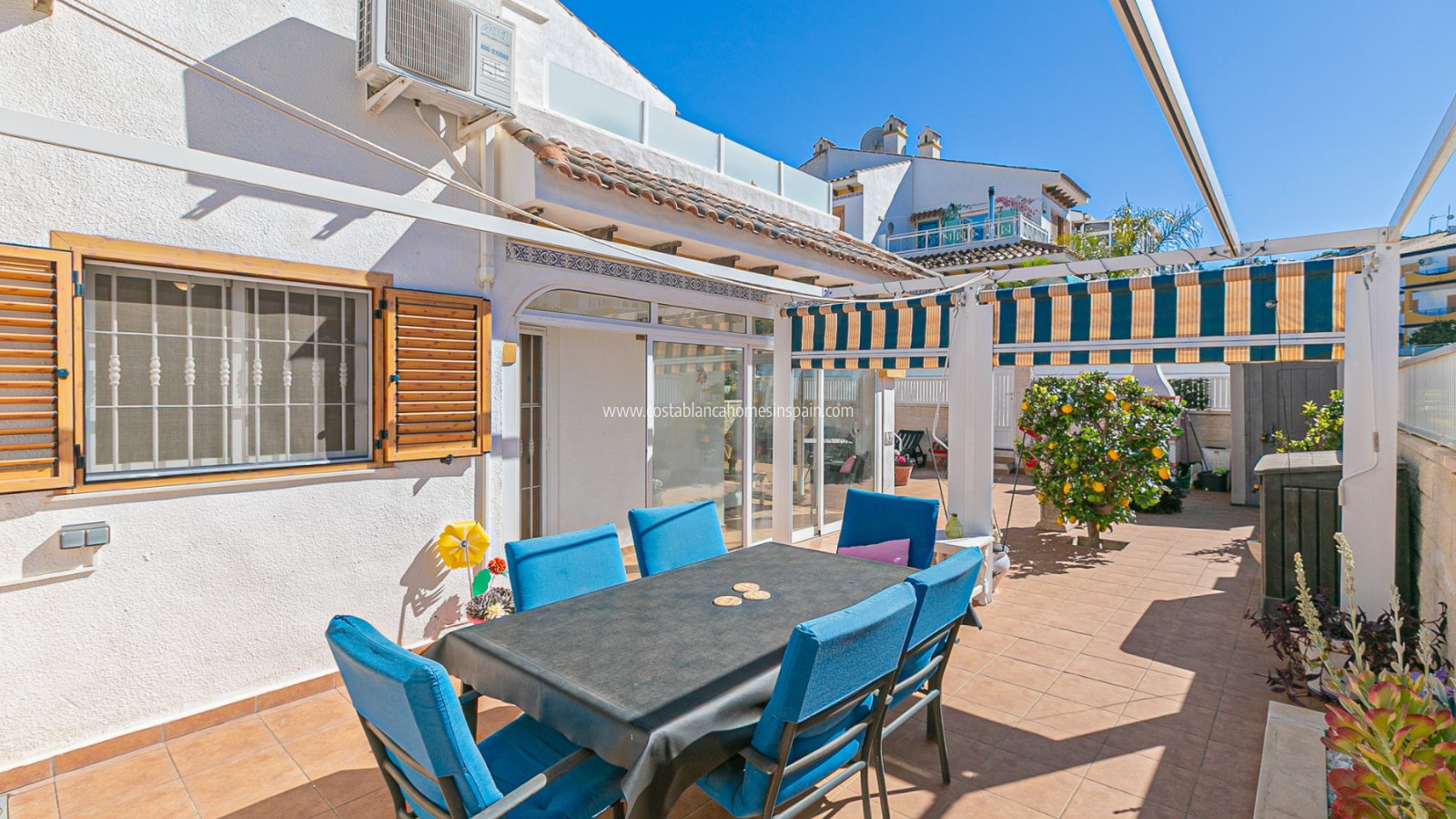 Resale - Semi - Detached Villa - Mil Palmeras - Riomar