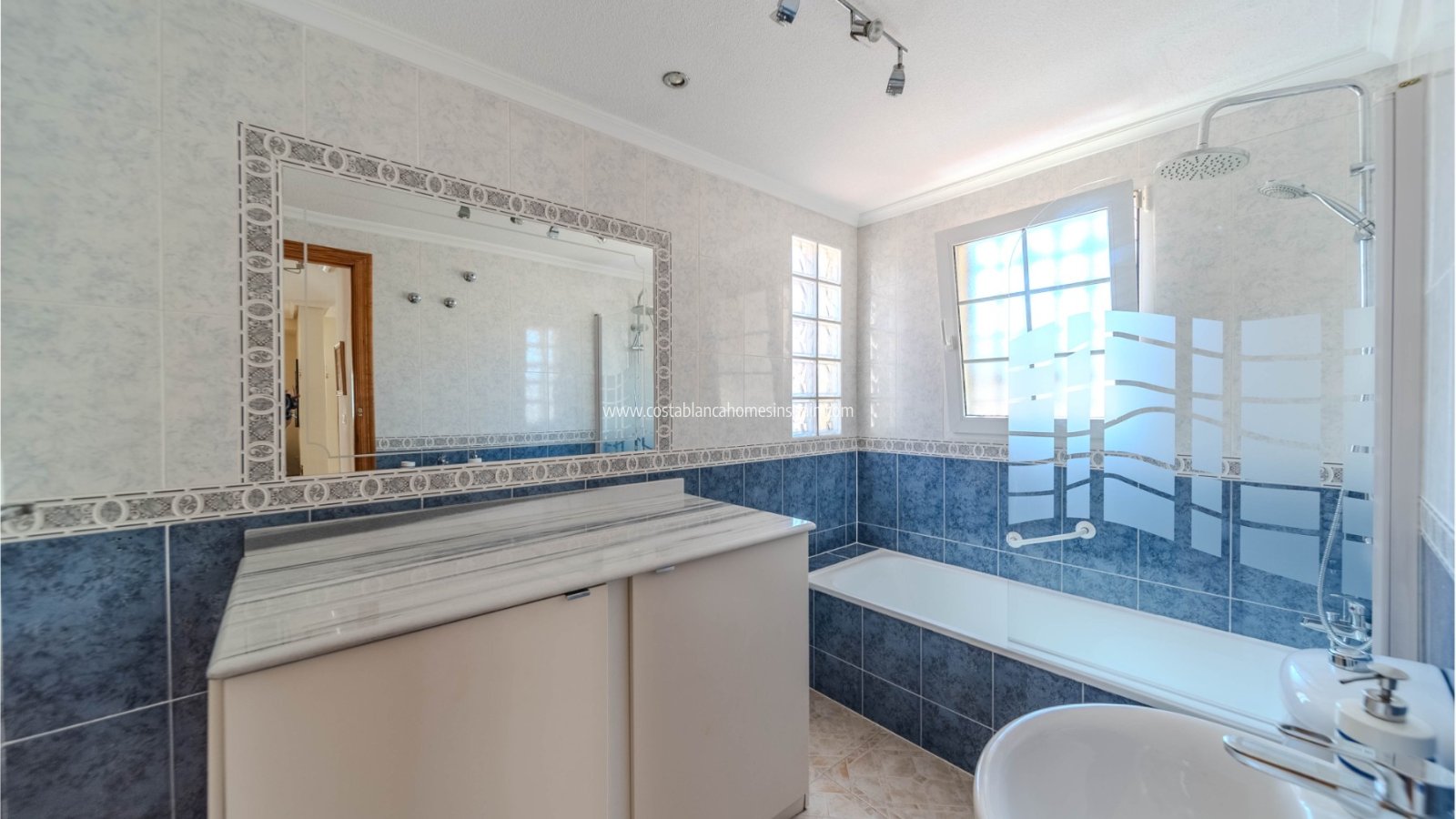 Resale - Semi - Detached Villa - Playa Flamenca - Costa Blanca South