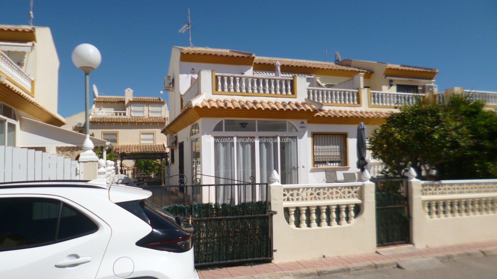 Resale - Semi - Detached Villa - Playa Flamenca - Orihuela Costa