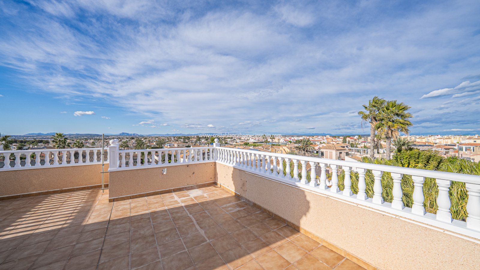Resale - Semi - Detached Villa - Torrevieja - El Chaparral