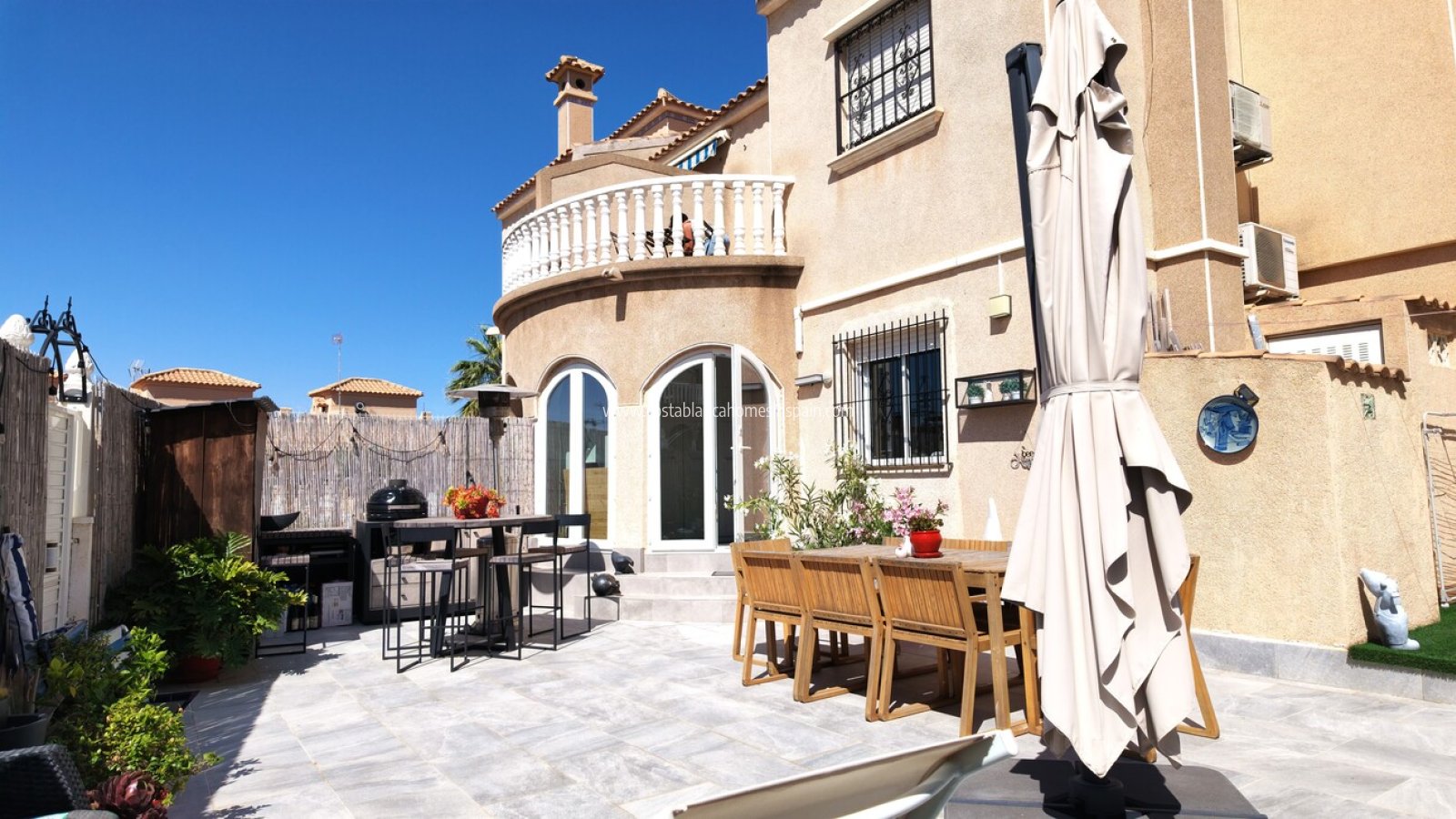 Resale - Semi - Detached Villa - Villamartin - Costa Blanca