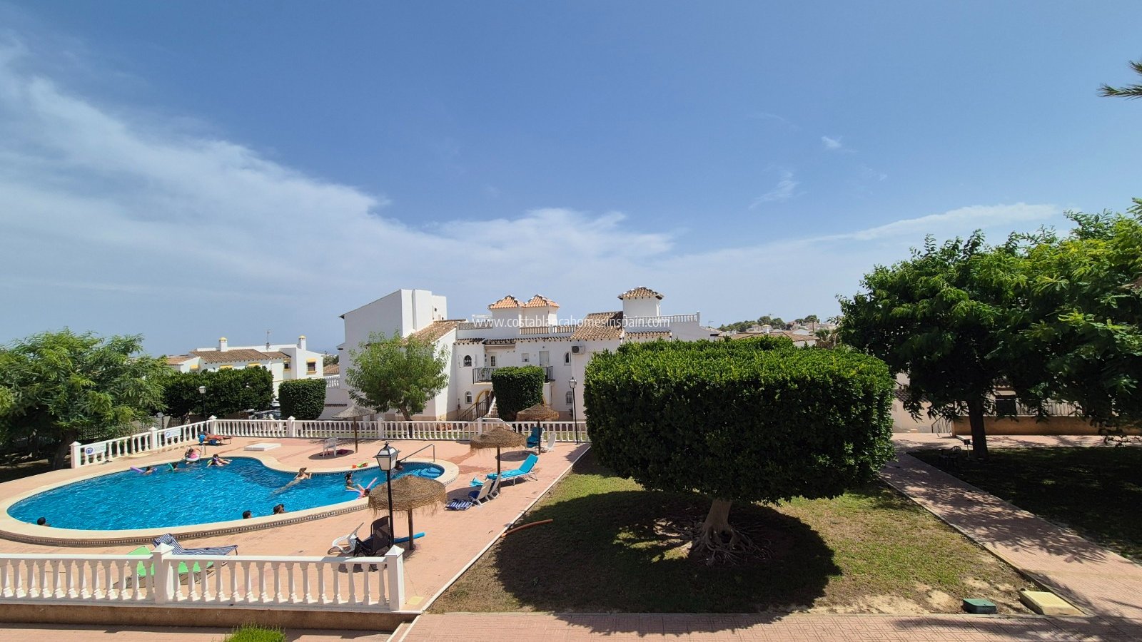 Resale - Townhouse - San Miguel de Salinas - Bellavista