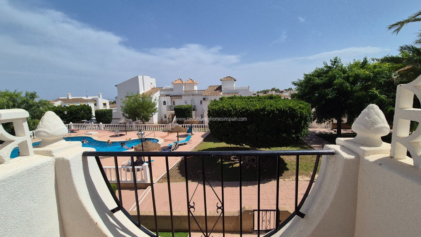 Resale - Townhouse - San Miguel de Salinas - Bellavista