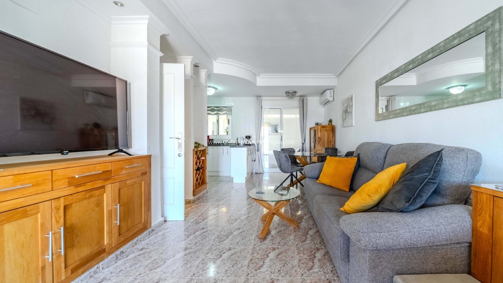Resale - Townhouse - Villamartin