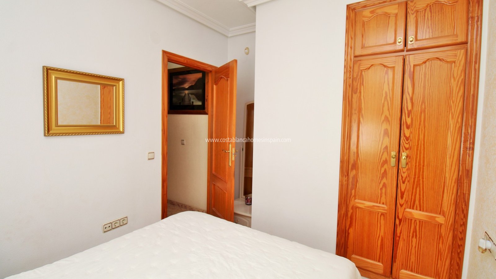 Resale - Townhouse - Villamartin