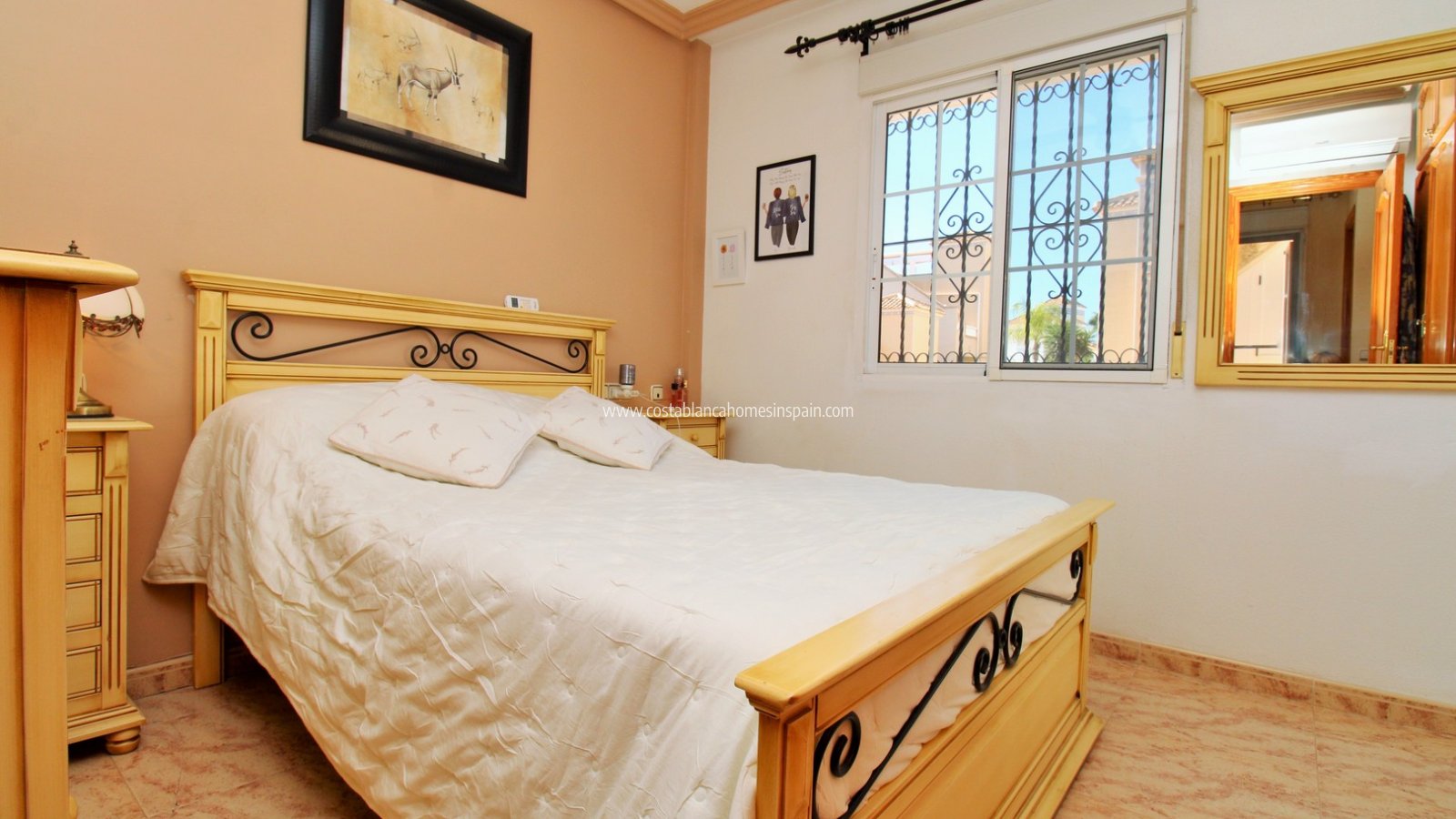 Resale - Townhouse - Villamartin