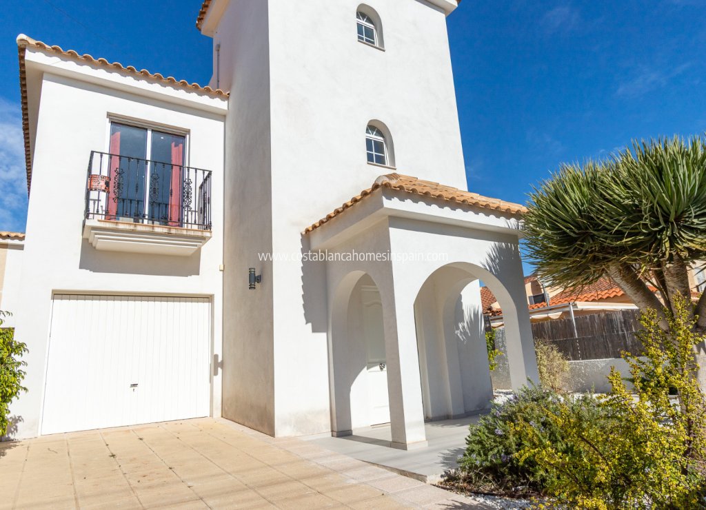 Resale - villa - LOS BALCONES