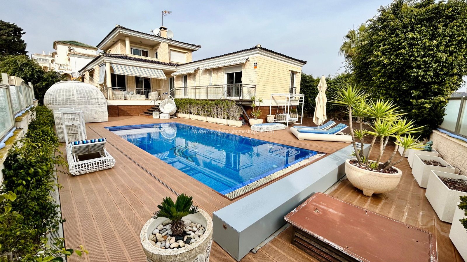 Resale - villa - Torrevieja - La Mata
