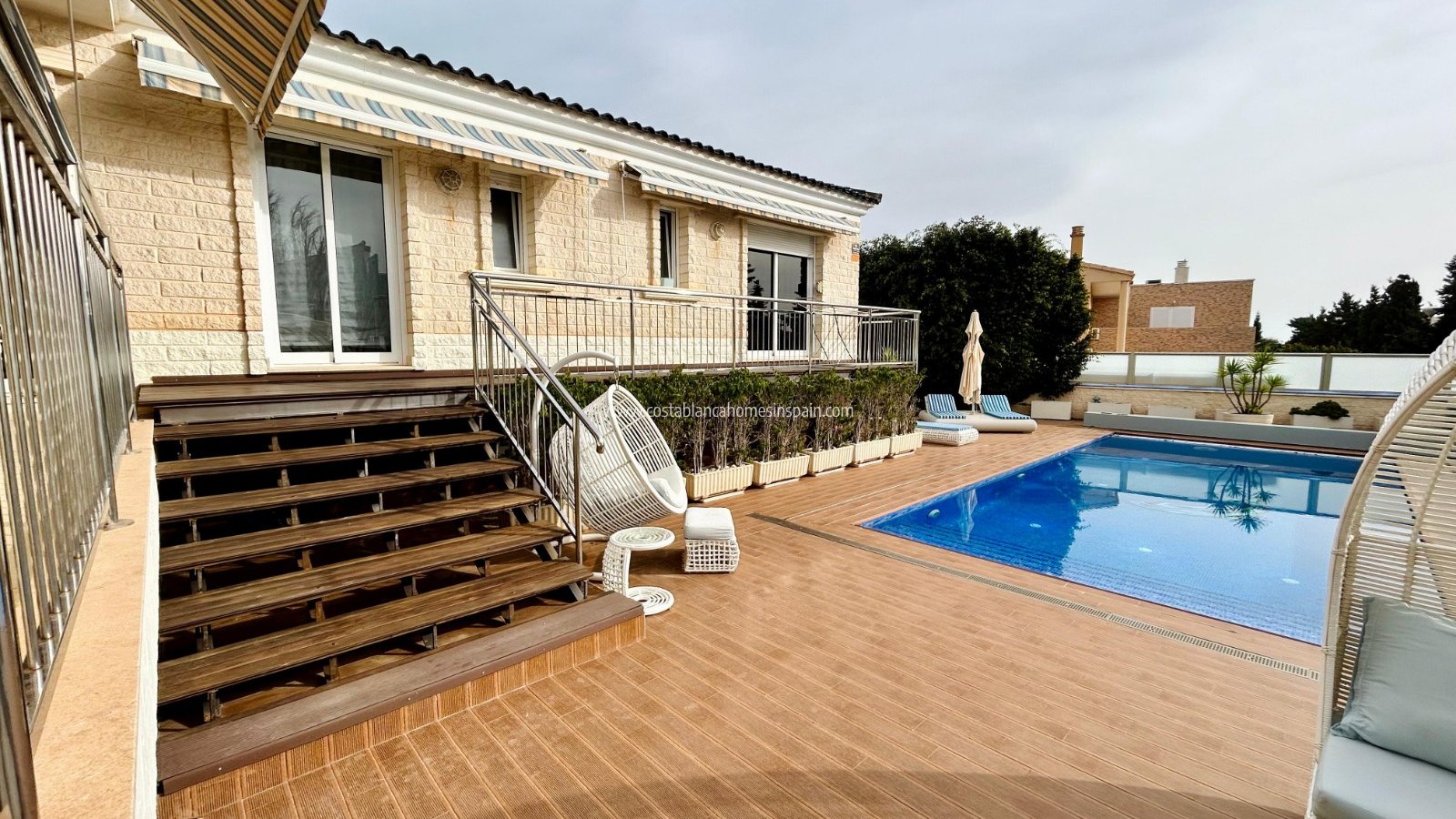 Resale - villa - Torrevieja - La Mata