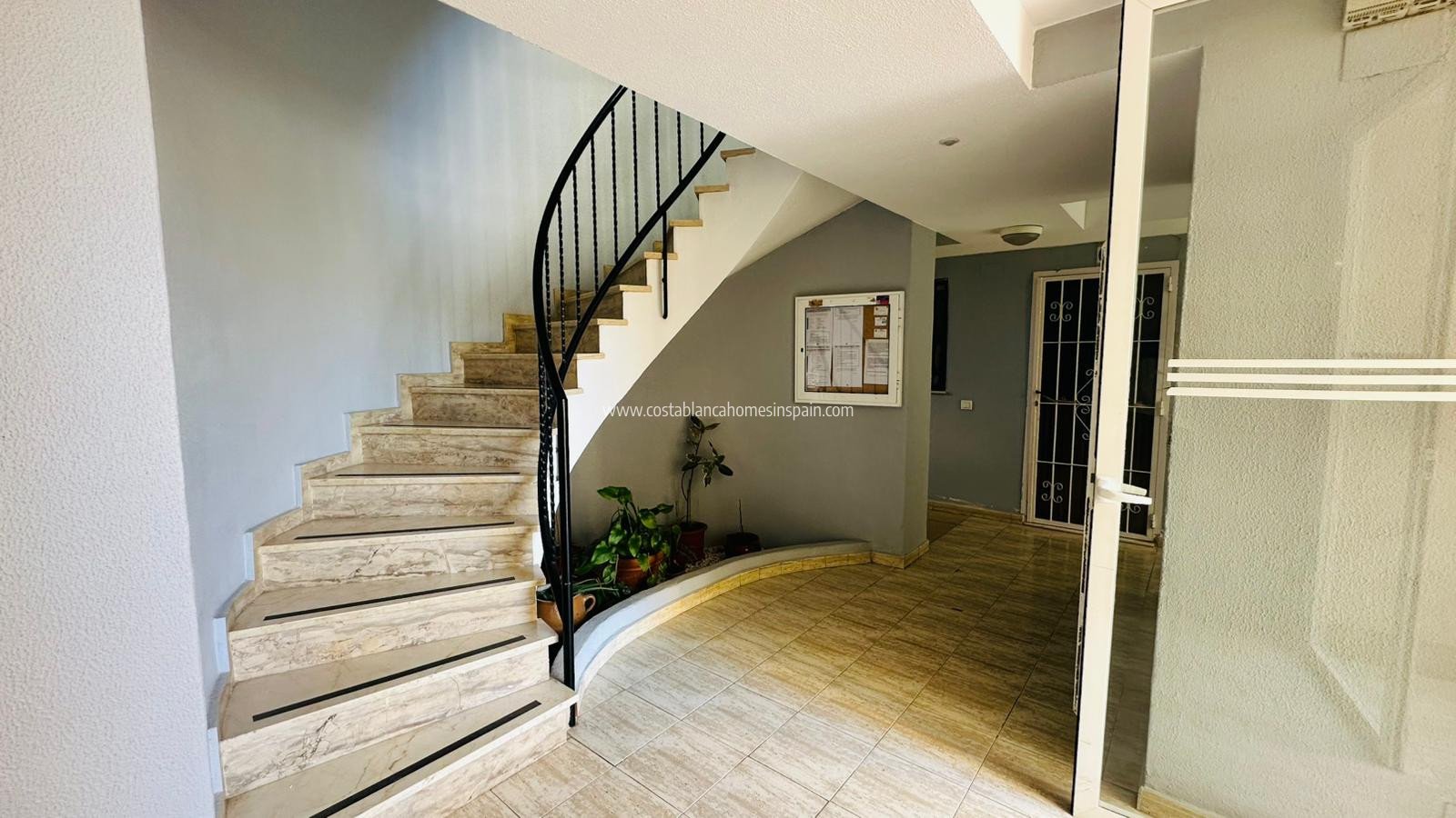 Revente - Apartment - Torrevieja - Urbanización San Luis