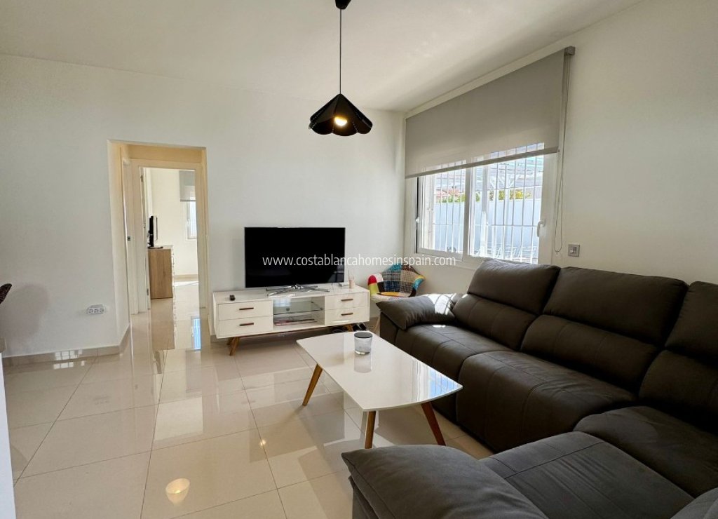 Revente - Semi - Detached Villa - Torrevieja - Torretas