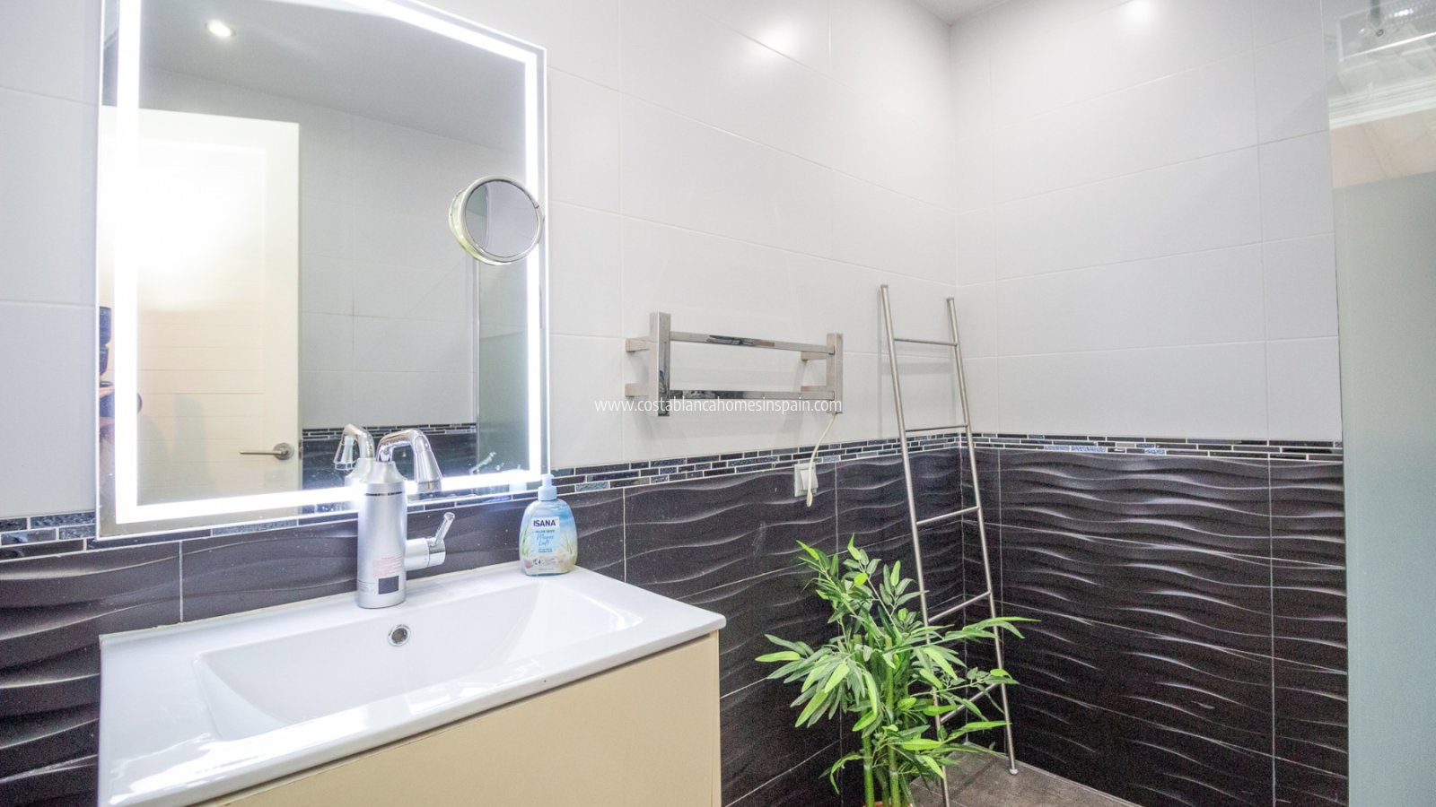 Revente - Semi - Detached Villa - Villamartin - Fortuna