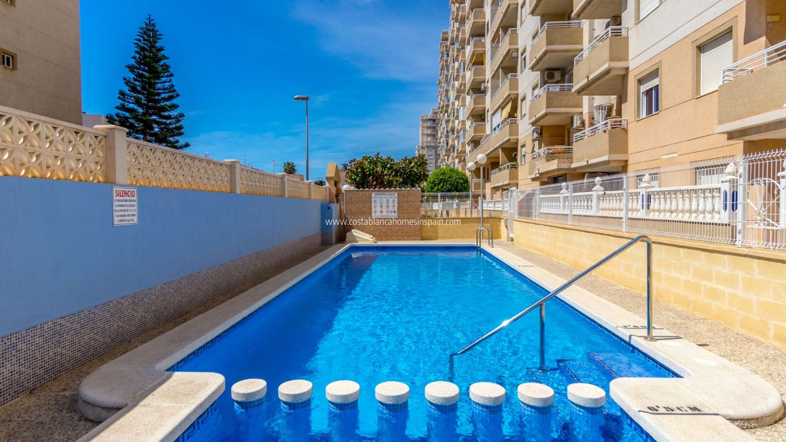 Sale - Apartment - Torrevieja - Centro