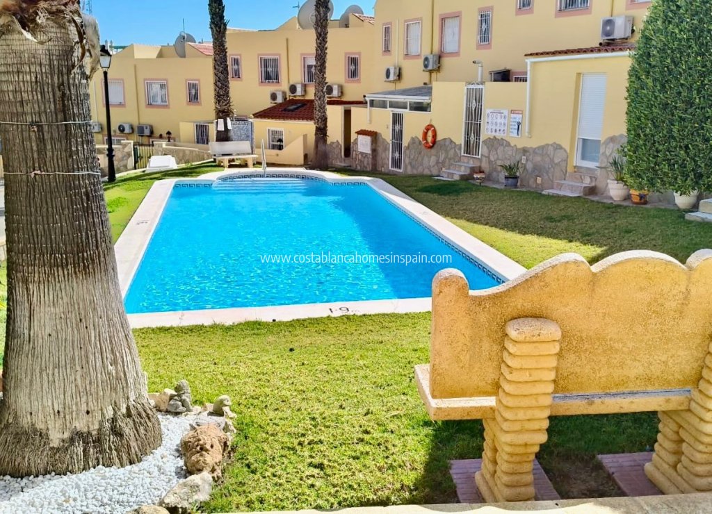Sale - Apartment - Villamartin