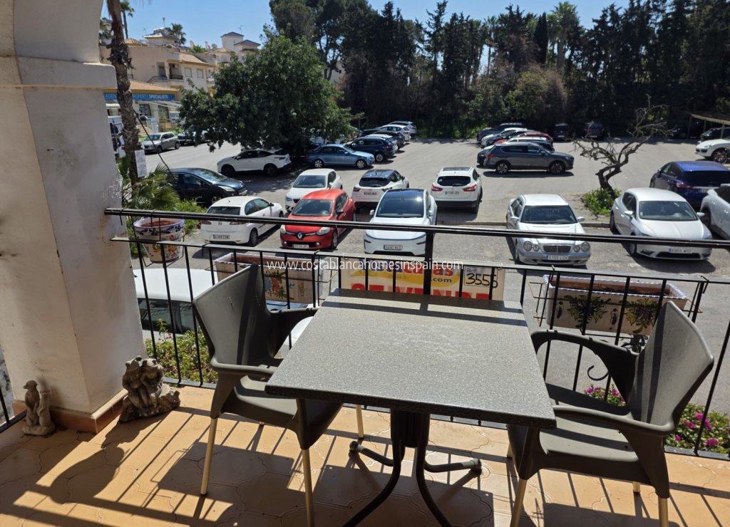 Sale - Apartment - Villamartin