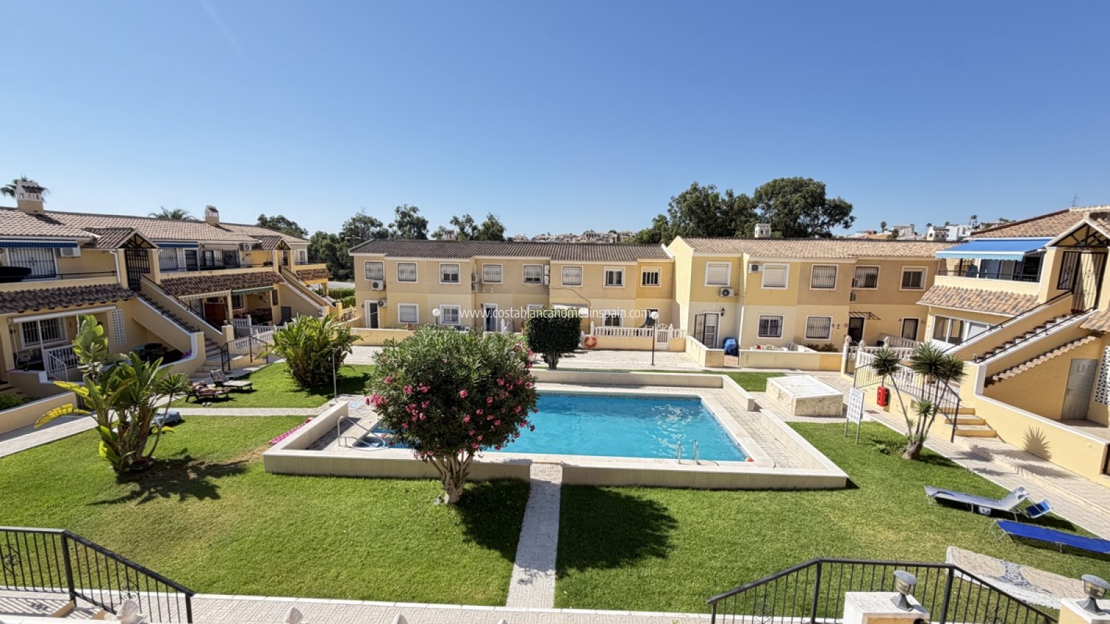 Sale - Apartment - Villamartin