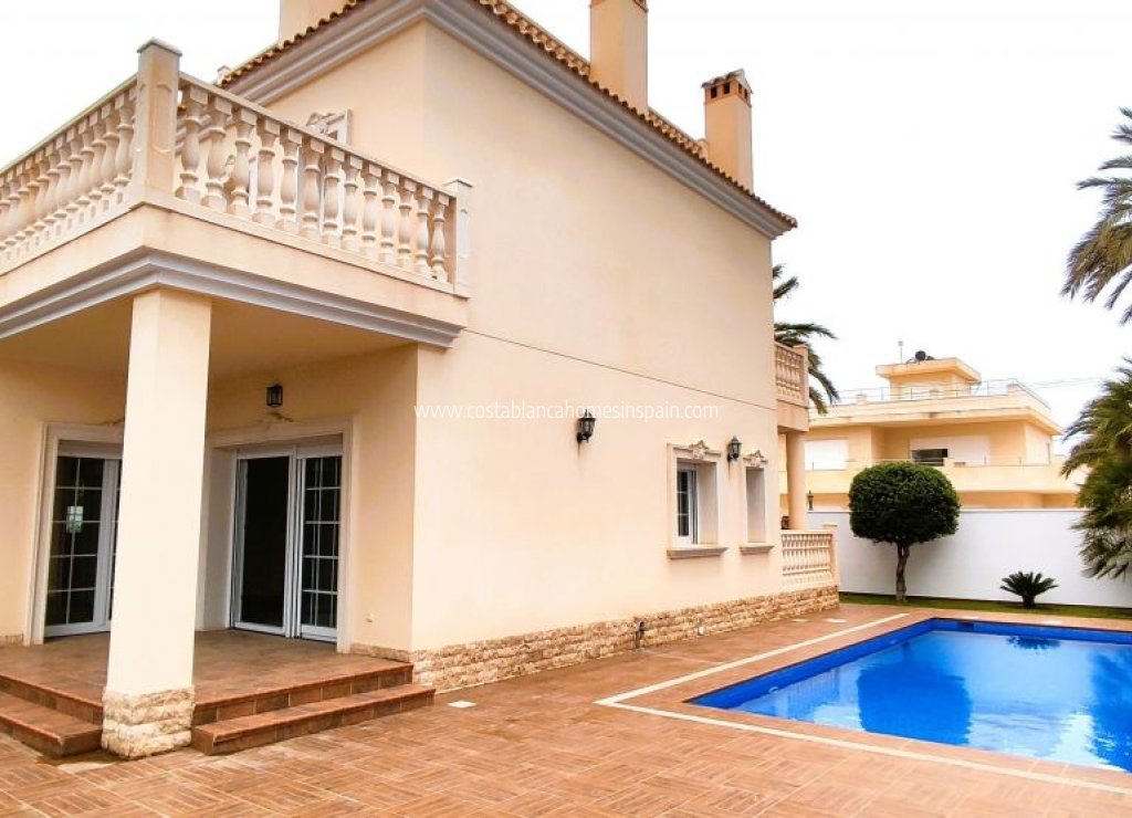 Sale - Detached Villa - Cabo Roig
