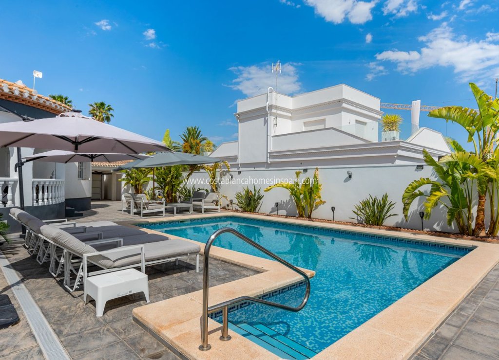 Sale - Detached Villa - Playa Flamenca - Costa Blanca South