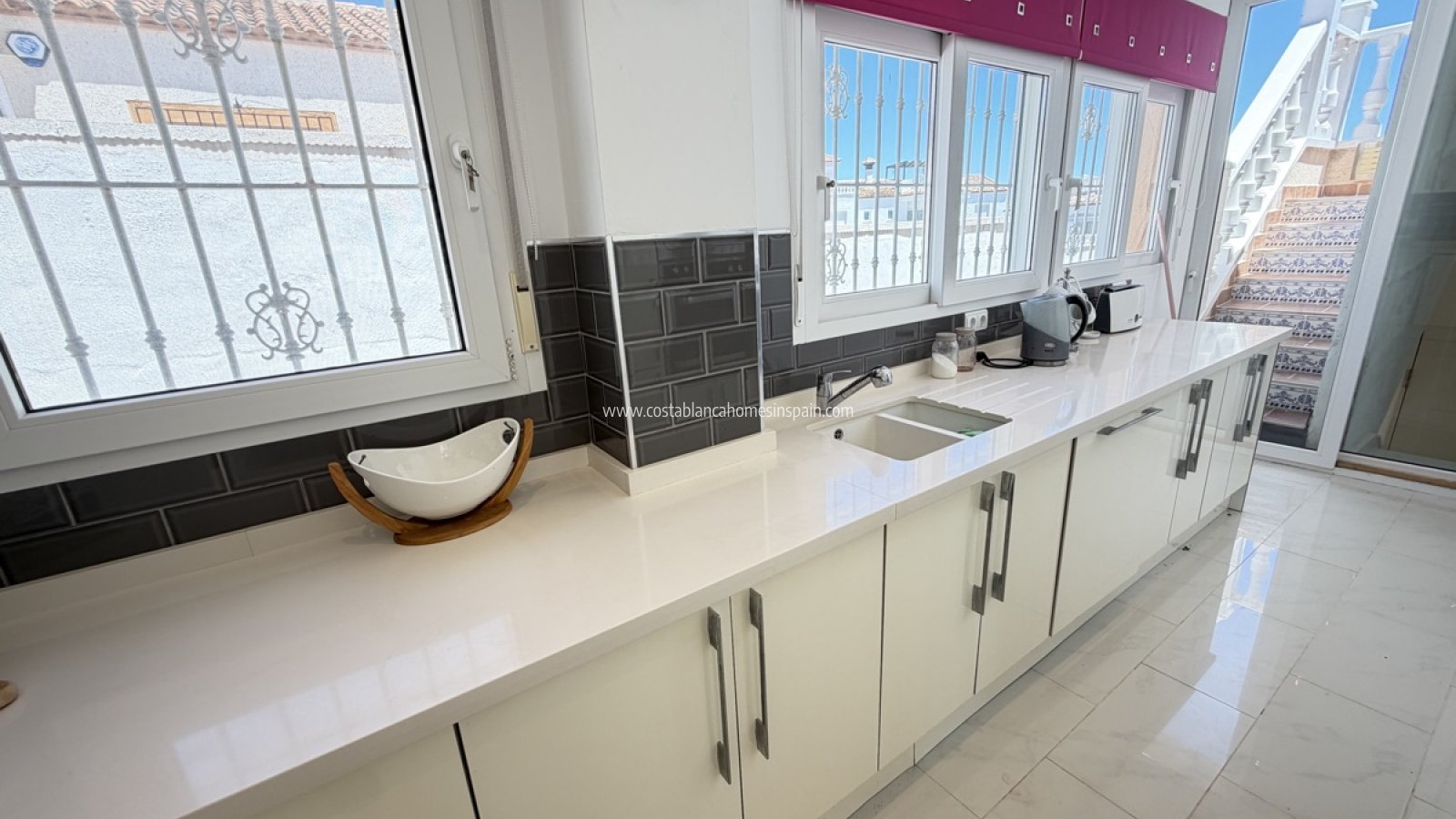 Sale - Detached Villa -  - Torremendo