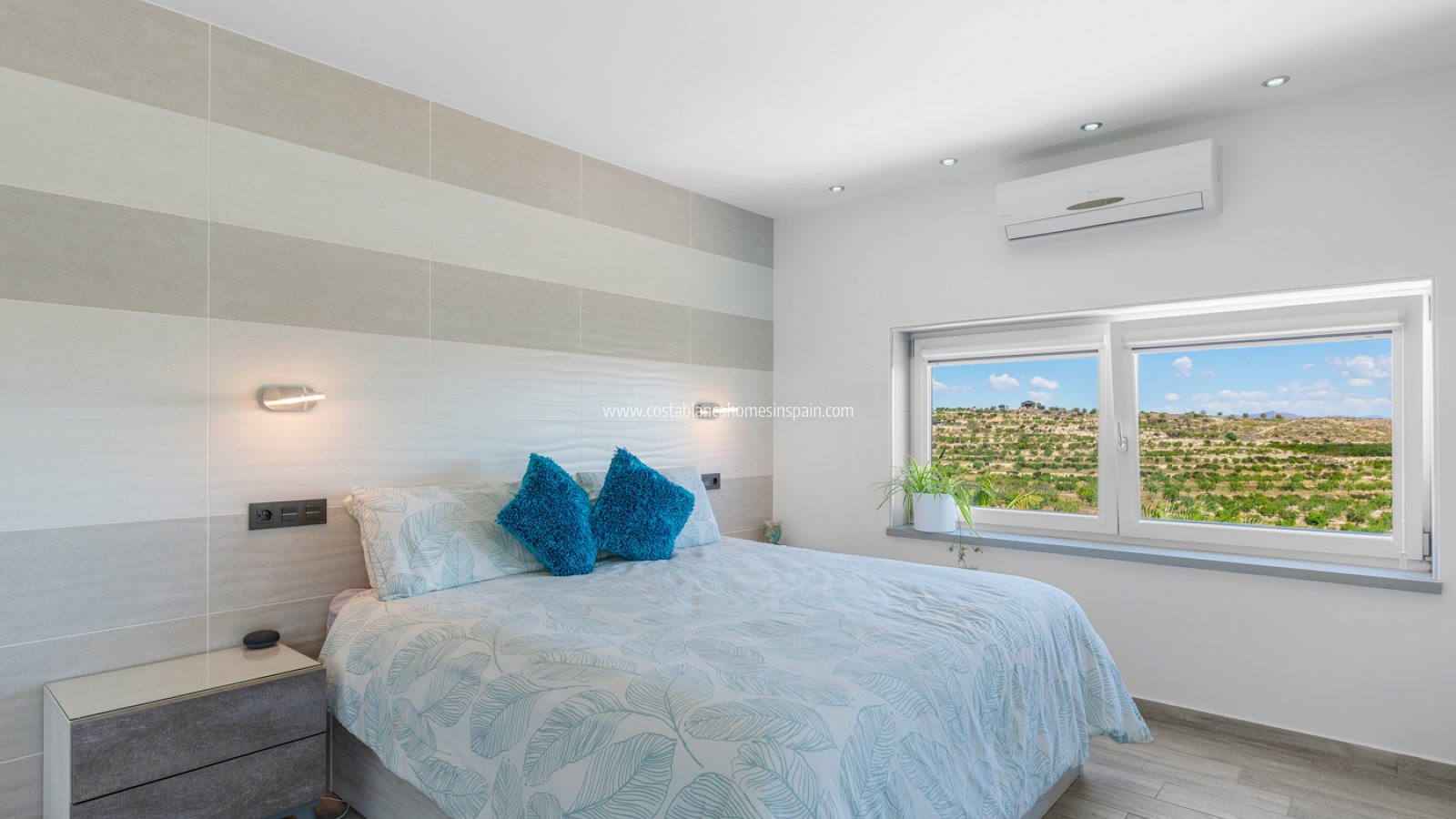 Sale - Detached Villa -  - Torremendo
