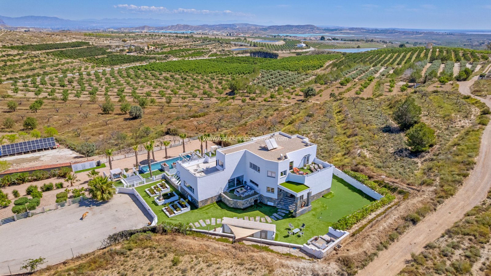 Sale - Detached Villa -  - Torremendo