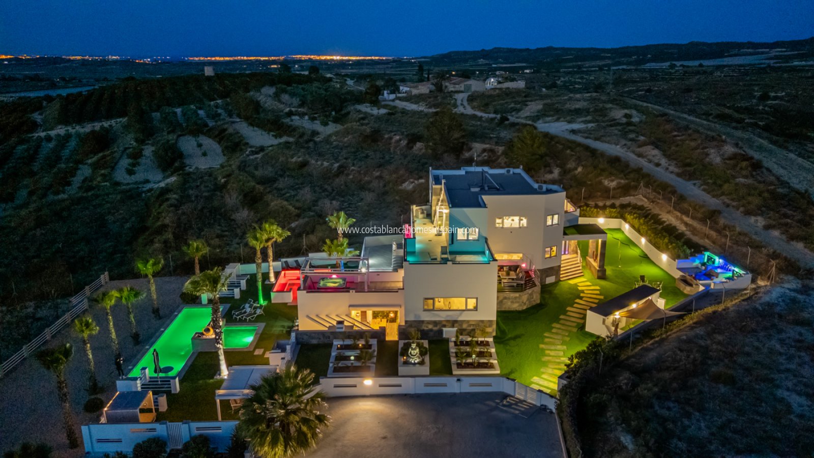Sale - Detached Villa -  - Torremendo